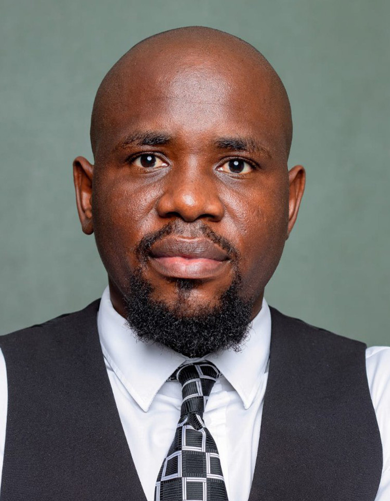 Brilliant Ramphago - Filling Clerk